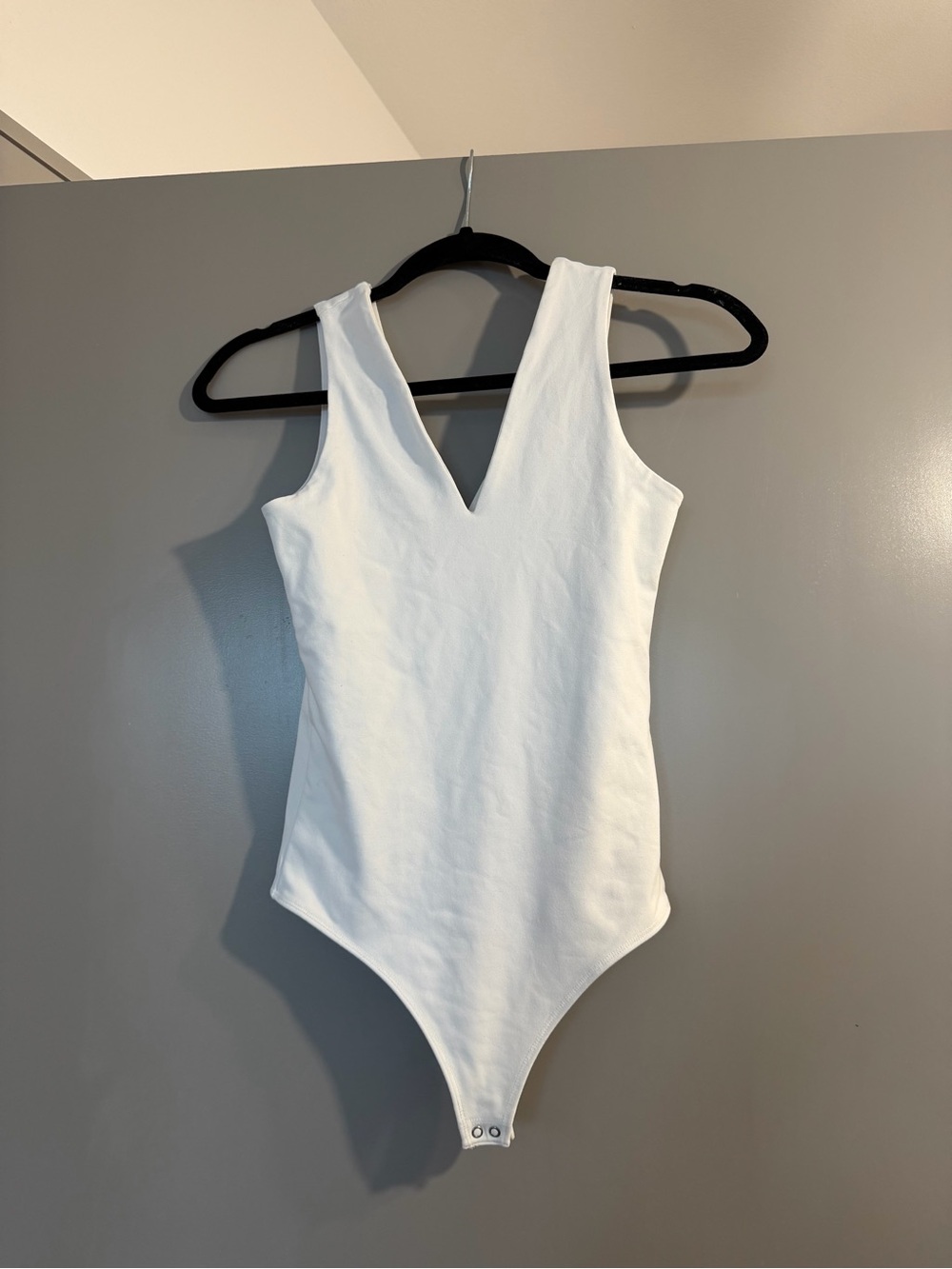 Abercrombie & Fitch White V-Neck Kids One-Piece Bodysuit